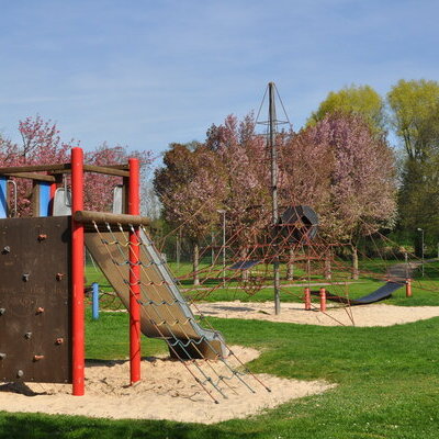 Spielplatz Grdschule Obv03