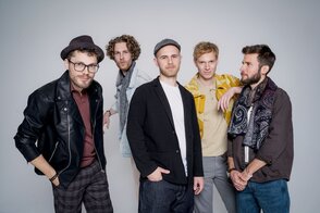 2025-12-05 20 Uhr Piazza anders_By_Felix_Groteloh 2025-12-05 20 Uhr Piazza anders_By_Felix_Groteloh